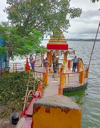 Mandir Sheetal Das Ki Bagiya